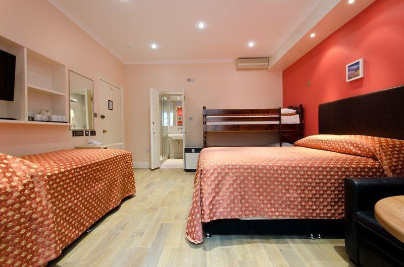 Rhodes Hotel Лондон Екстериор снимка