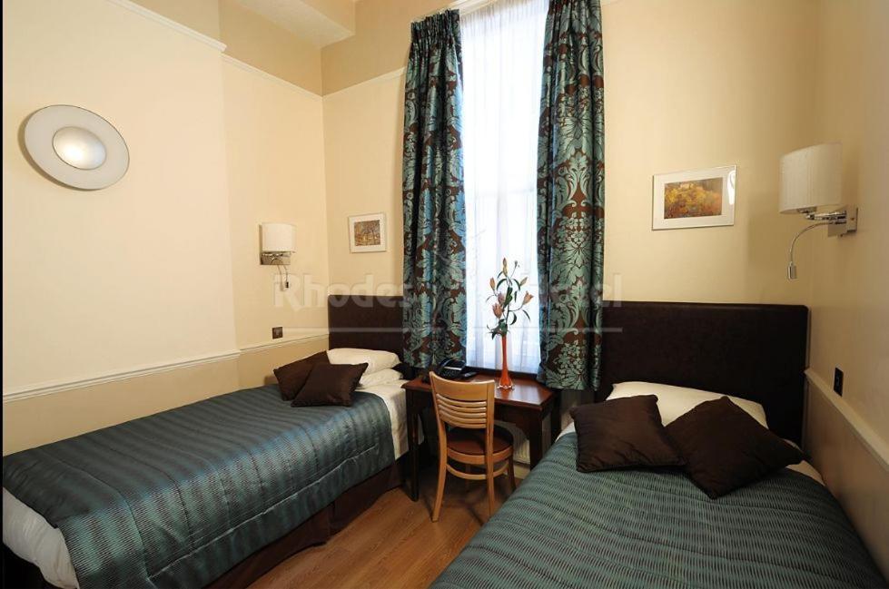 Rhodes Hotel Лондон Екстериор снимка
